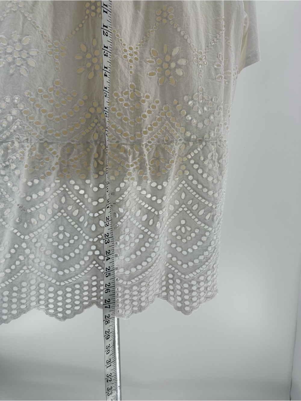 Chico's White Embellished Eyelet Detail Short Sleeve Top Sz 3/XL - Picture 6 of 12